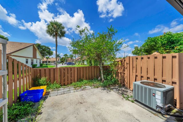 1030 Parkside Green Drive A, Greenacres, FL 33415