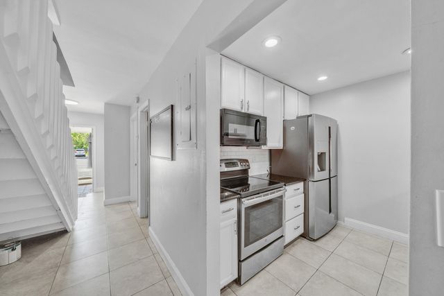 1030 Parkside Green Drive A, Greenacres, FL 33415