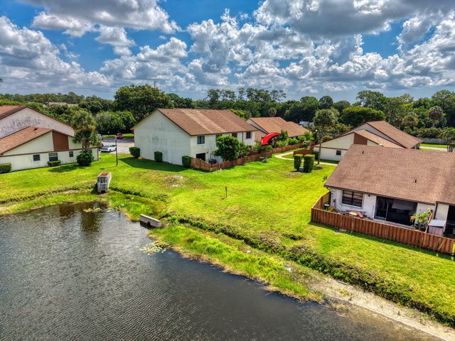 1030 Parkside Green Drive A, Greenacres, FL 33415