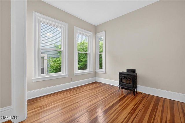 121 Maple Avenue, Troy, NY 12180