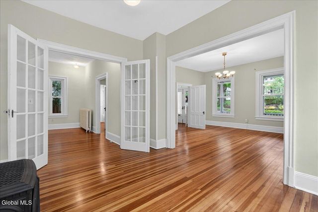 121 Maple Avenue, Troy, NY 12180