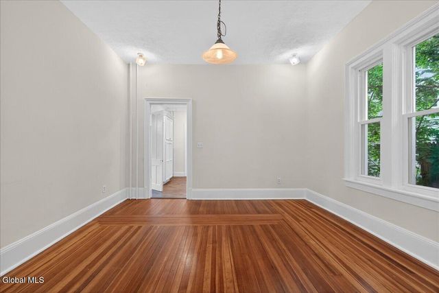 121 Maple Avenue, Troy, NY 12180