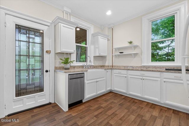 121 Maple Avenue, Troy, NY 12180