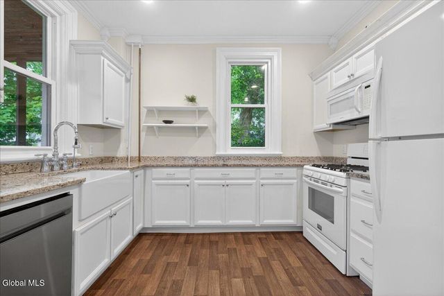 121 Maple Avenue, Troy, NY 12180