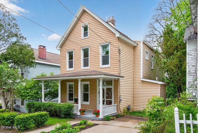 121 Maple Avenue, Troy, NY 12180