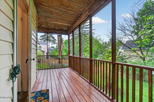 121 Maple Avenue, Troy, NY 12180
