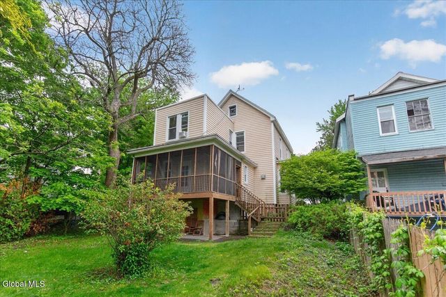 121 Maple Avenue, Troy, NY 12180
