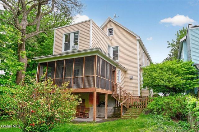 121 Maple Avenue, Troy, NY 12180