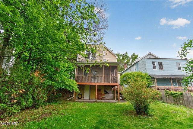 121 Maple Avenue, Troy, NY 12180