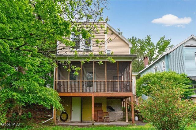 121 Maple Avenue, Troy, NY 12180