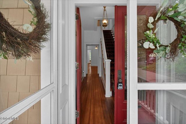 121 Maple Avenue, Troy, NY 12180