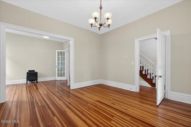 121 Maple Avenue, Troy, NY 12180
