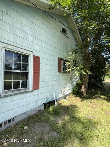 226 S Fifth Street, Aurora, NC 27806