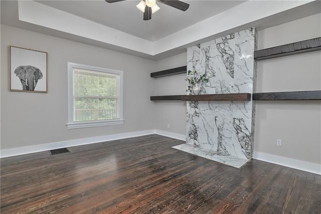 2736 Olive Street, Kansas City, MO 64109