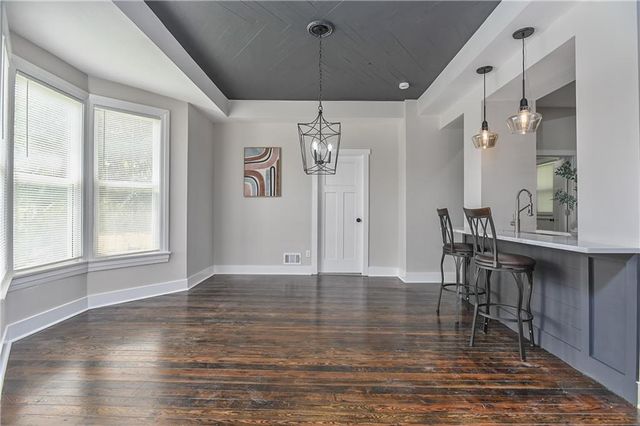 2736 Olive Street, Kansas City, MO 64109