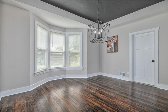 2736 Olive Street, Kansas City, MO 64109