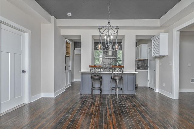 2736 Olive Street, Kansas City, MO 64109