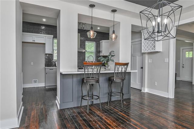 2736 Olive Street, Kansas City, MO 64109