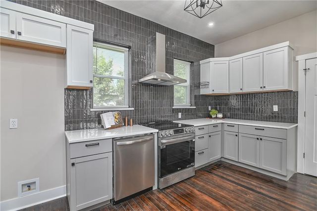 2736 Olive Street, Kansas City, MO 64109