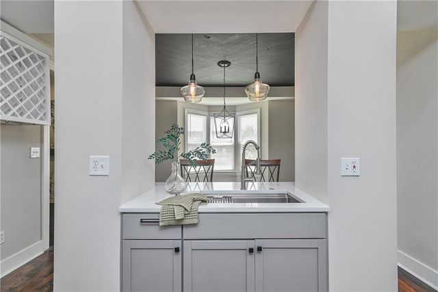 2736 Olive Street, Kansas City, MO 64109