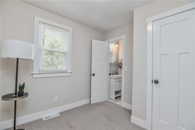 2736 Olive Street, Kansas City, MO 64109