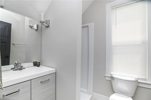 2736 Olive Street, Kansas City, MO 64109