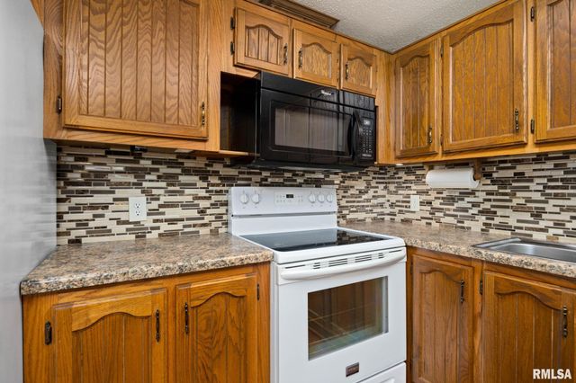 110 ASPEN Drive, Morton, IL 61550