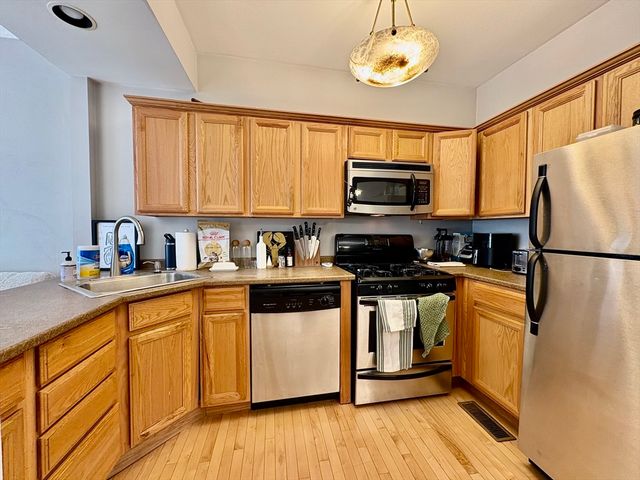 666 E 5th St 1, Boston, MA 02127