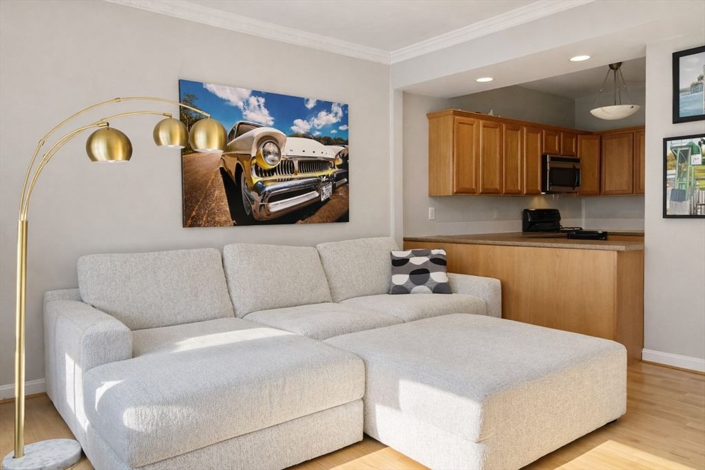 666 E 5th St 1, Boston, MA 02127