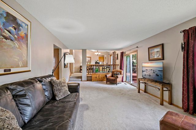 9662 84th Street Bay S, Cottage Grove, MN 55016