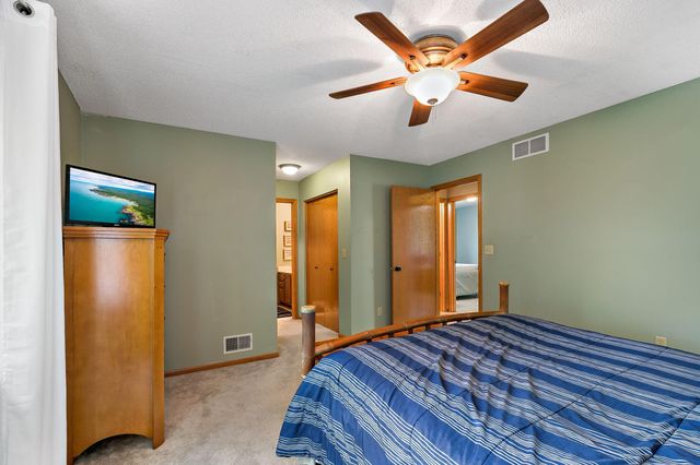 9662 84th Street Bay S, Cottage Grove, MN 55016