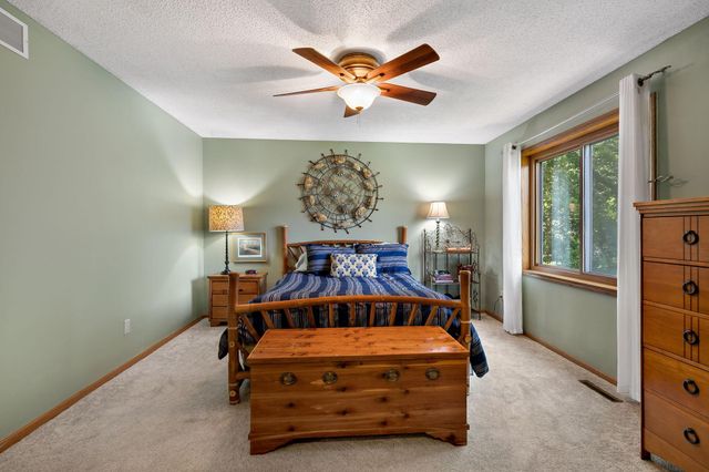 9662 84th Street Bay S, Cottage Grove, MN 55016