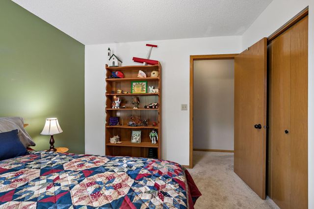9662 84th Street Bay S, Cottage Grove, MN 55016