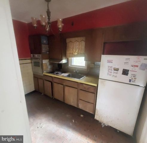 919 PINELAWN AVE, Lindenwold, NJ 08021