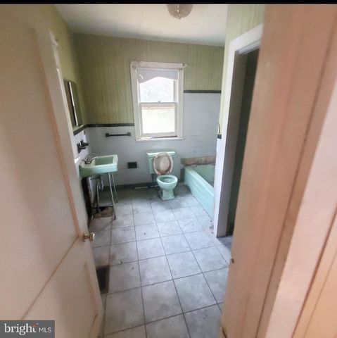 919 PINELAWN AVE, Lindenwold, NJ 08021