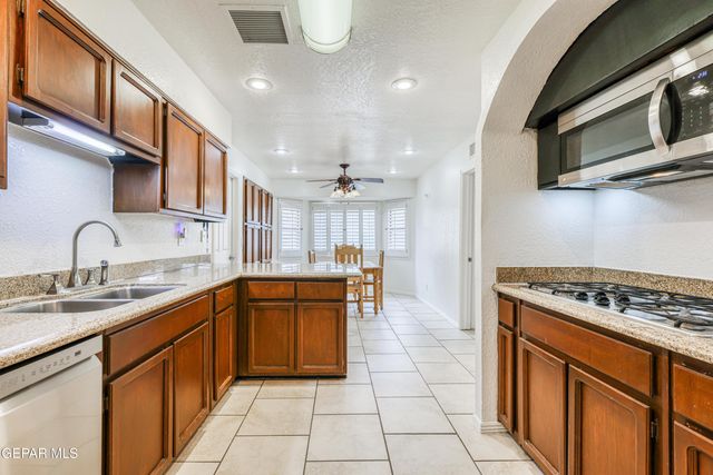 1791 BILLY CASPER Drive, El Paso, TX 79936