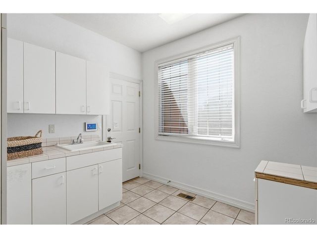 7355 Nile St, Arvada, CO 80007