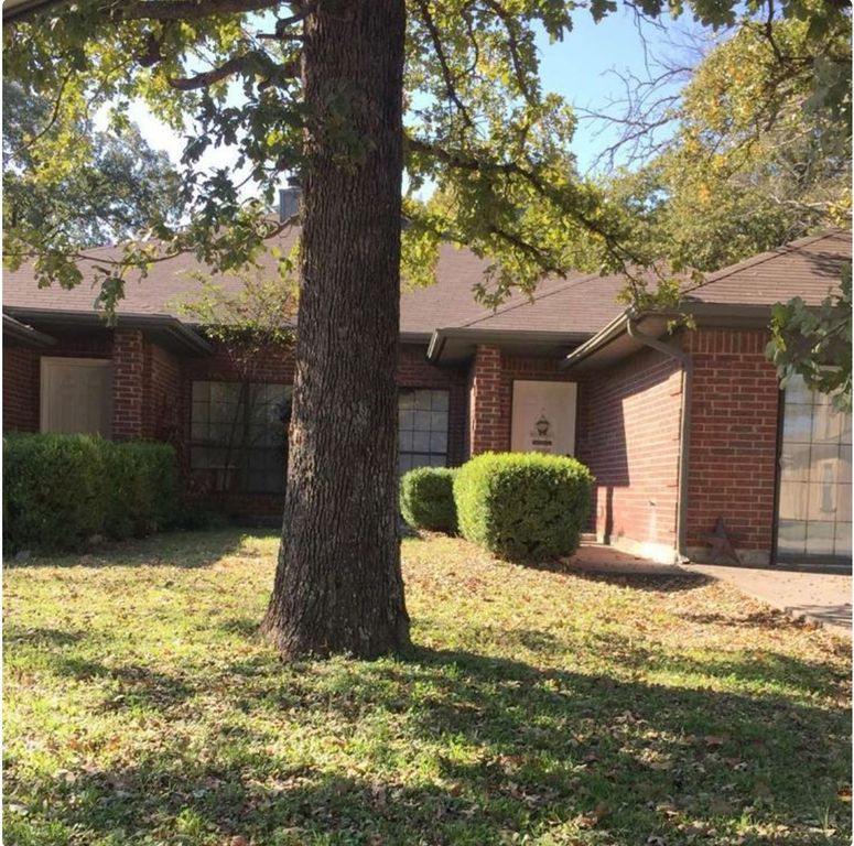 316 Lochridge Drive, Azle, TX 76020