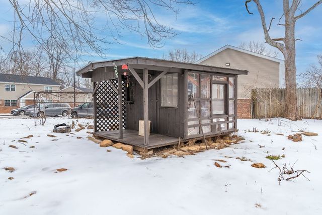 723 Hawthorne St, Hopkinsville, KY 42240