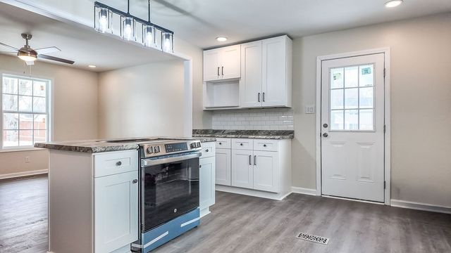 723 Hawthorne St, Hopkinsville, KY 42240