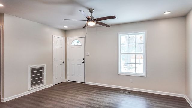 723 Hawthorne St, Hopkinsville, KY 42240