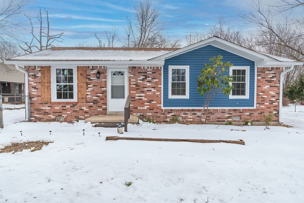 723 Hawthorne St, Hopkinsville, KY 42240