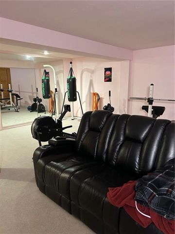 110 Huntington Circle, Pittsburg, KS 66762