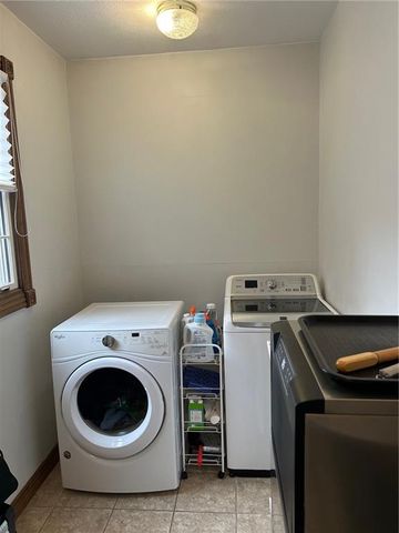 110 Huntington Circle, Pittsburg, KS 66762