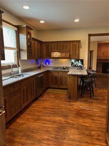 110 Huntington Circle, Pittsburg, KS 66762