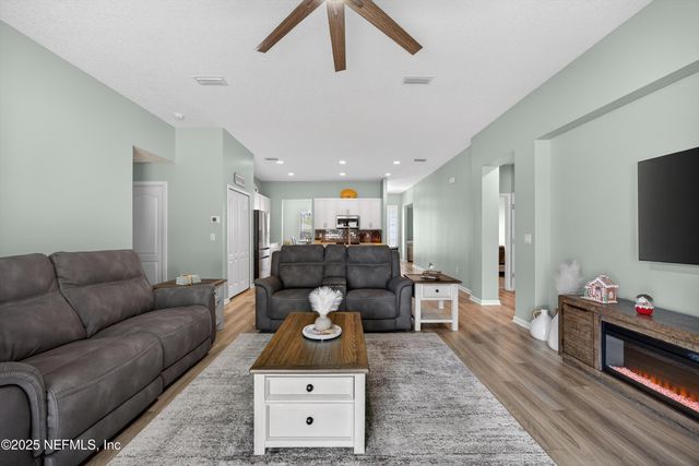 1733 AUSTIN LAKE Way, Middleburg, FL 32068