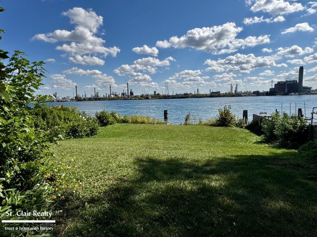 2704 Military Street, Port Huron, MI 48060