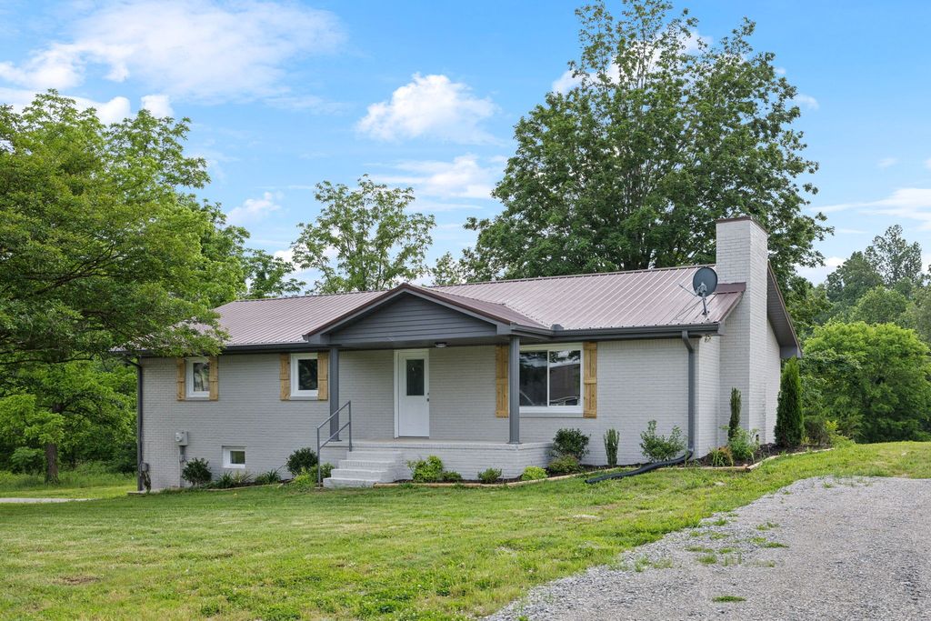 8651 Fredonia Rd, Manchester, TN 37355