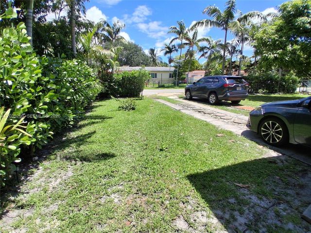 220 NW 150th St, Miami, FL 33168