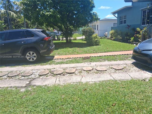 220 NW 150th St, Miami, FL 33168